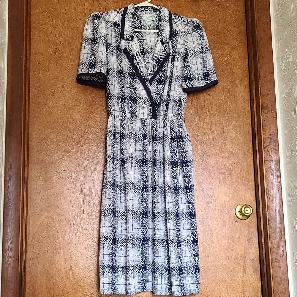 1980s Vintage Plus Size/ Petite dress